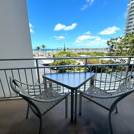 Ilikai Apt 302 - Spacious Studio With Stunning Ocean & Harbor Views Honolulu Exterior photo
