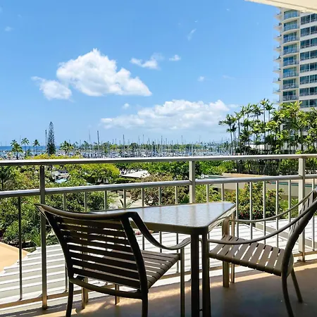 Ilikai Apt 302 - Spacious Studio With Stunning Ocean & Harbor Views Honolulu Exterior photo