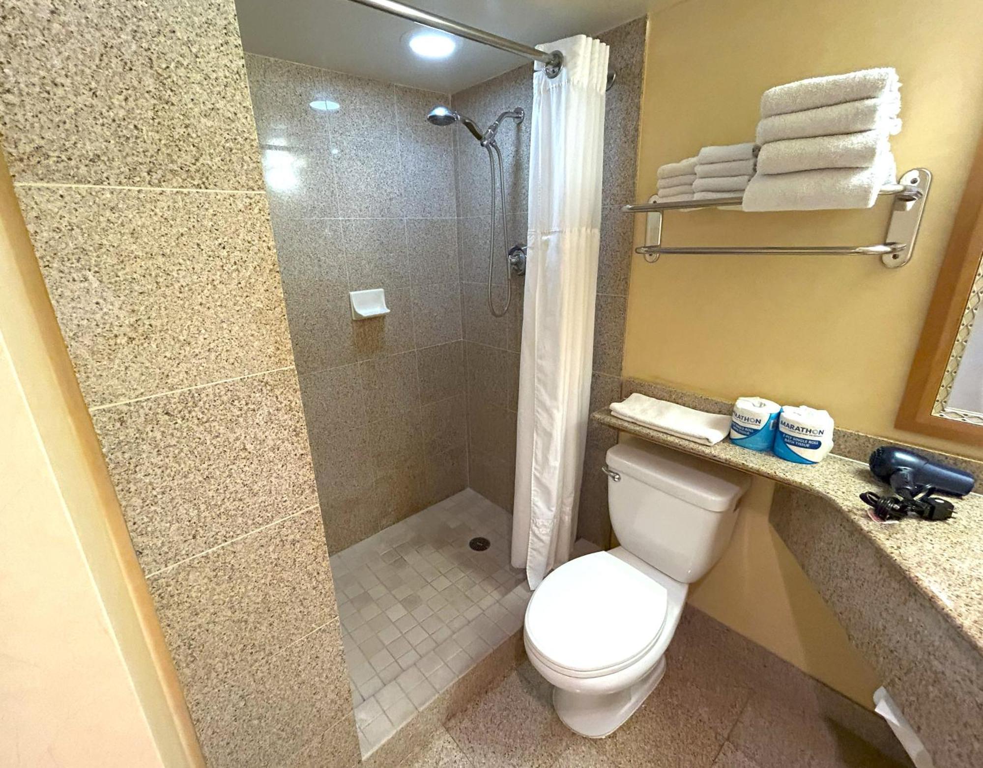 Hébergement de vacances Ilikai 302 - Spacious With Stunning Ocean & Harbor Views Honolulu